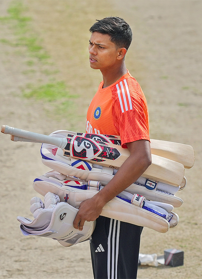 Test_20cricket_20match_20between_20India_20and_20England-22.jpg 21