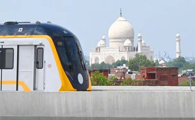 agra-metro.jpg