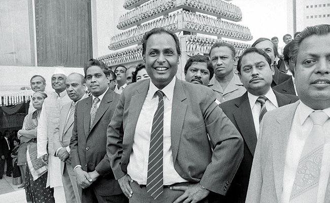 Interesting_20Facts_20About_20Dhirubhai_20Ambani_20Photos_1.jpg 2