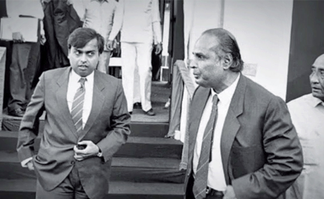 Interesting_20Facts_20About_20Dhirubhai_20Ambani_20Photos_10.jpg 11