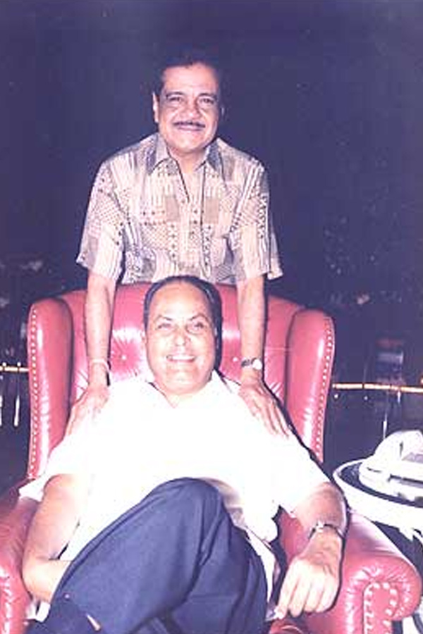 Interesting_20Facts_20About_20Dhirubhai_20Ambani_20Photos_23.jpg 23
