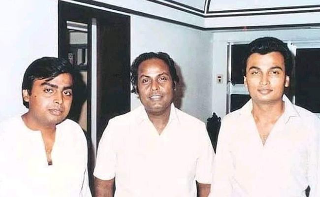 Interesting_20Facts_20About_20Dhirubhai_20Ambani_20Photos_3.jpg 4