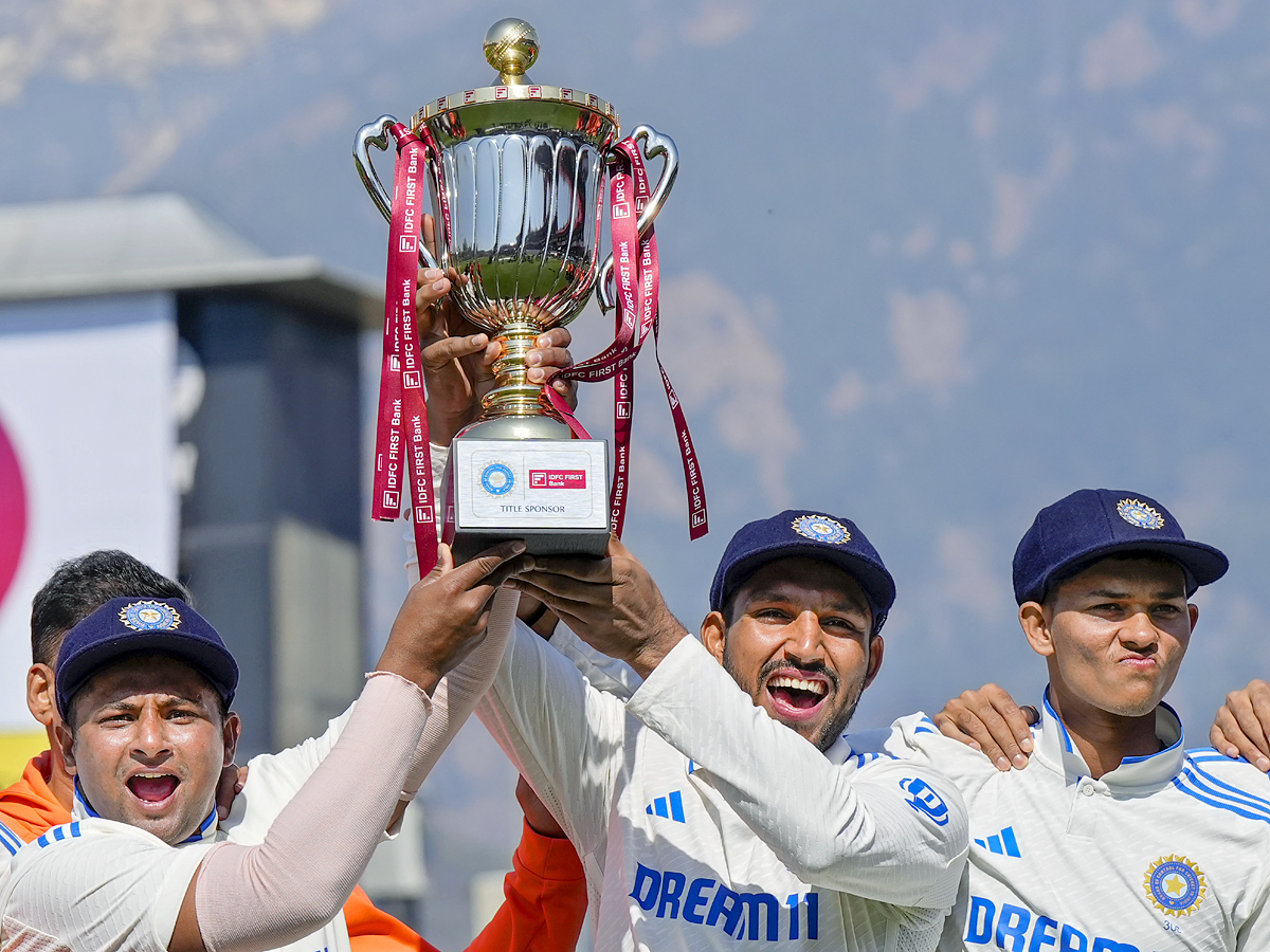 India_20beat_20England_20by_20innings_20and_2064_20runs_20in_20Dharamshala_20Photos_7.jpg 8