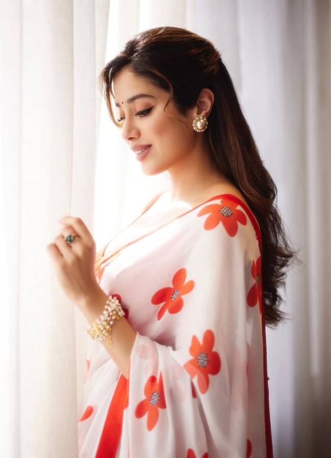 Janhavi-Kapoor-3.jpg 4