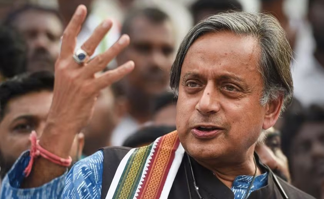 Shashi_20Tharoor.jpg