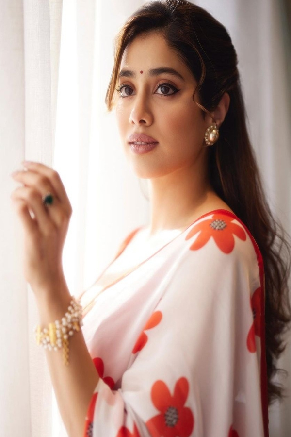 jahnikapoor.jpg 18
