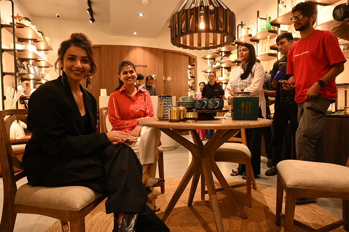 Actress_20Tejaswi_20Madivada_20Launch_20ELLEMENTRY_20Store-10.jpg 8