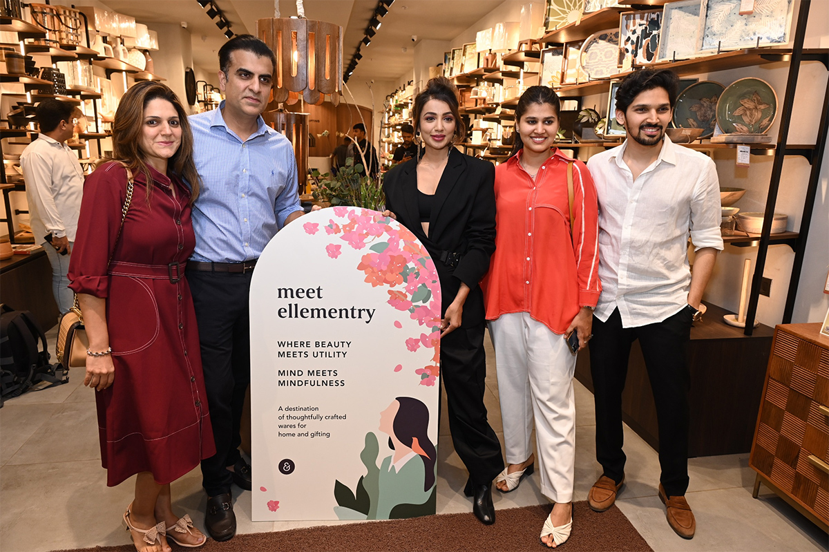 Actress_20Tejaswi_20Madivada_20Launch_20ELLEMENTRY_20Store-3.jpg 2