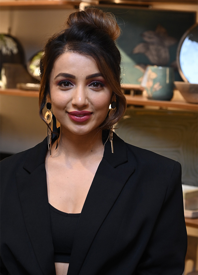 Actress_20Tejaswi_20Madivada_20Launch_20ELLEMENTRY_20Store-7.jpg 5