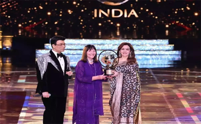Award.jpg