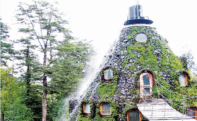 Mountain-Hotel.jpg