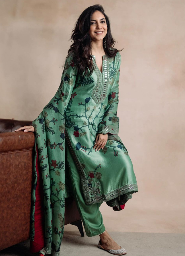 Ritu-Varma-25.jpg 26