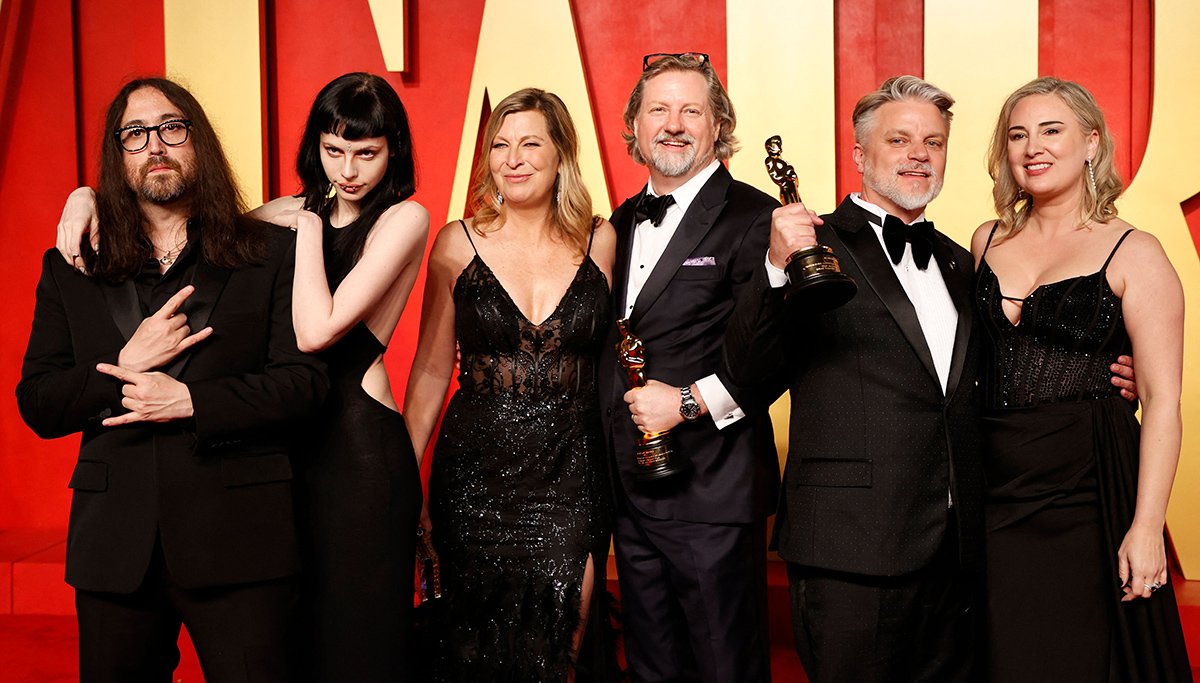 96th_20Annual_20Academy_20Awards_20at_20Ovation_20Hollywood_20Photos-9.jpg 9