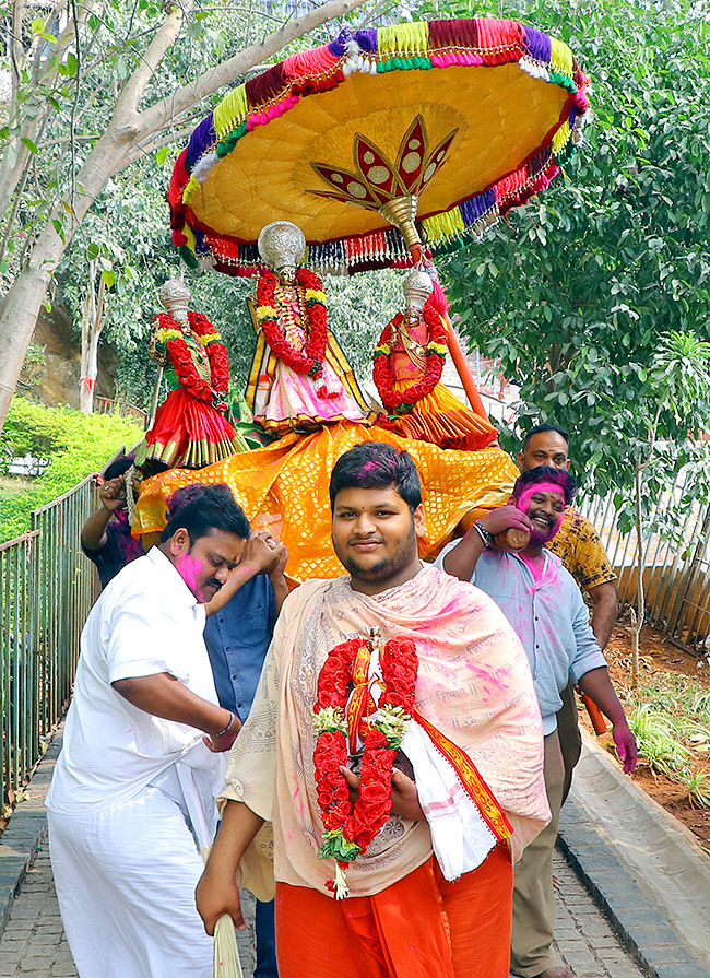 The_20Shivaratri_20celebrations_20ended_20on_20Indrakeeladri_20photos-31.jpg 30