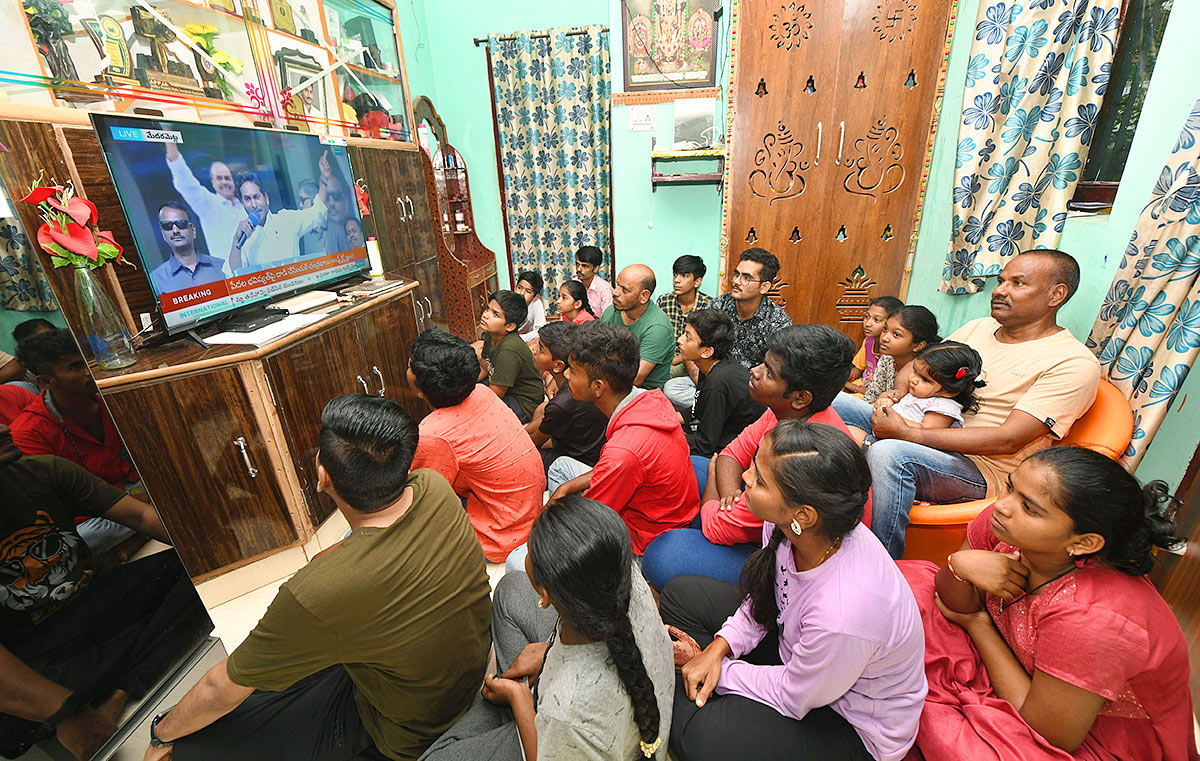 ys_20jagan_20siddham_20meeting-13.jpg 12