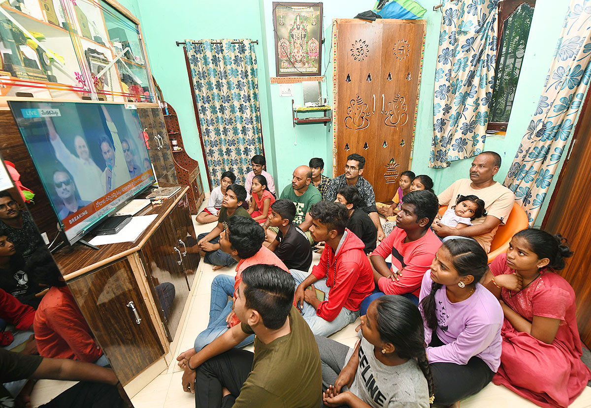 ys_20jagan_20siddham_20meeting-19.jpg 18