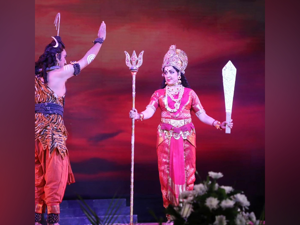 Hema-Malini-11.jpg 12