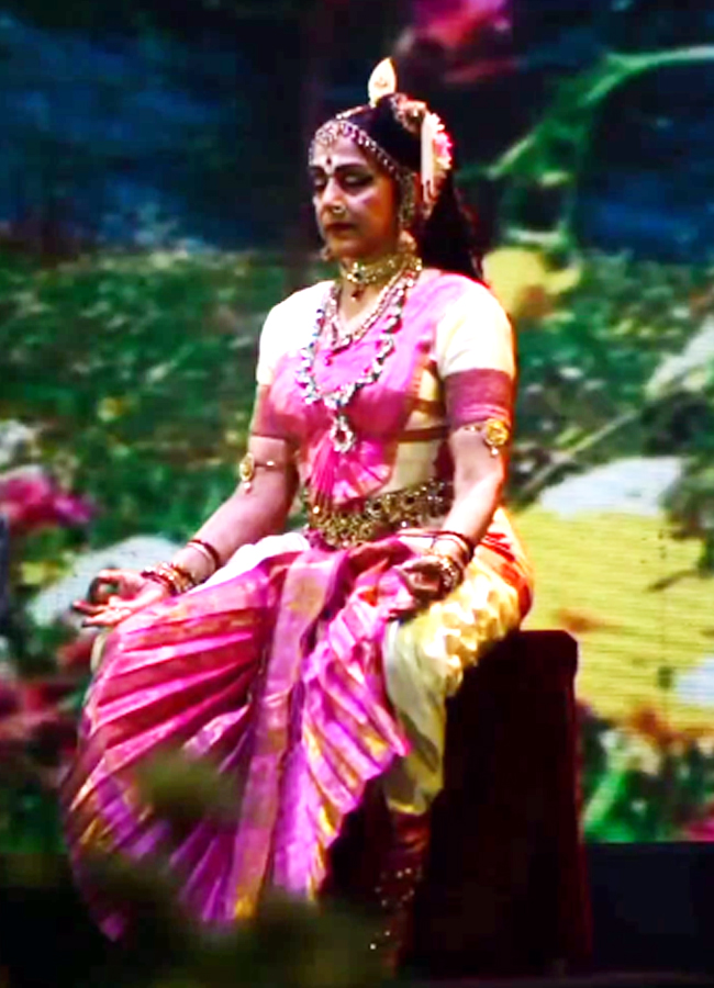 Hema-Malini-2.jpg 3