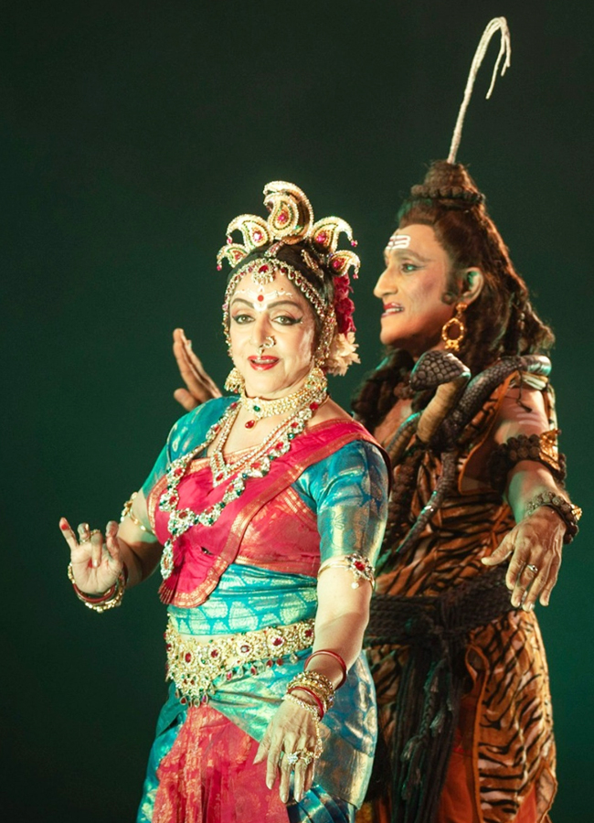 Hema-Malini-3.jpg 4
