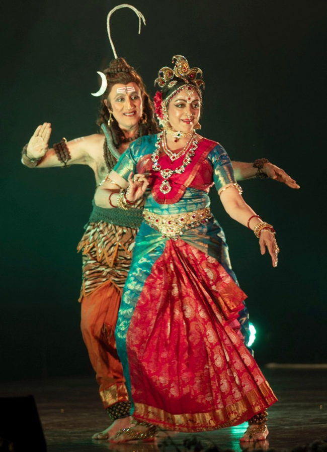 Hema-Malini-4.jpg 5