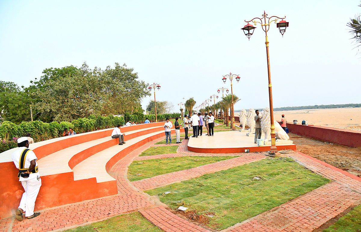 Riverfront_20Park_20New_20landmark_20of_20Vijayawada_20Photos-37.jpg 33