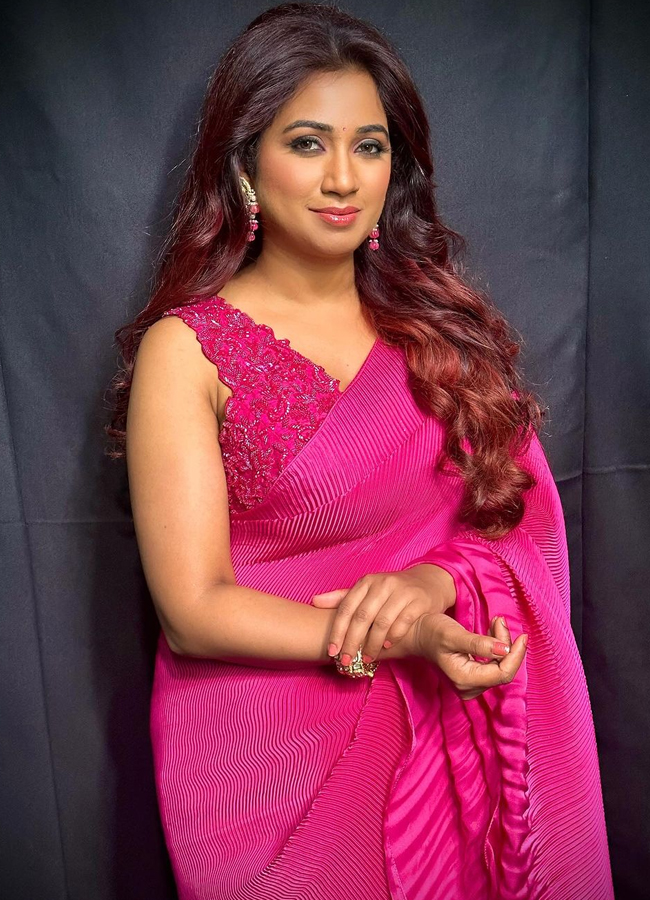 Shreya-Ghoshal-0.jpg 3