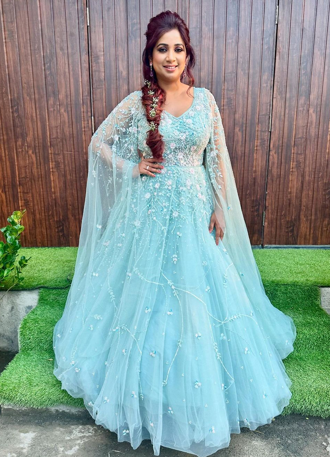 Shreya-Ghoshal-00.jpg 8