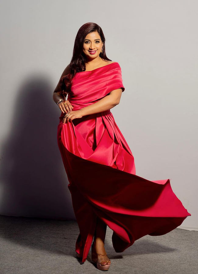 Shreya-Ghoshal-000.jpg 7