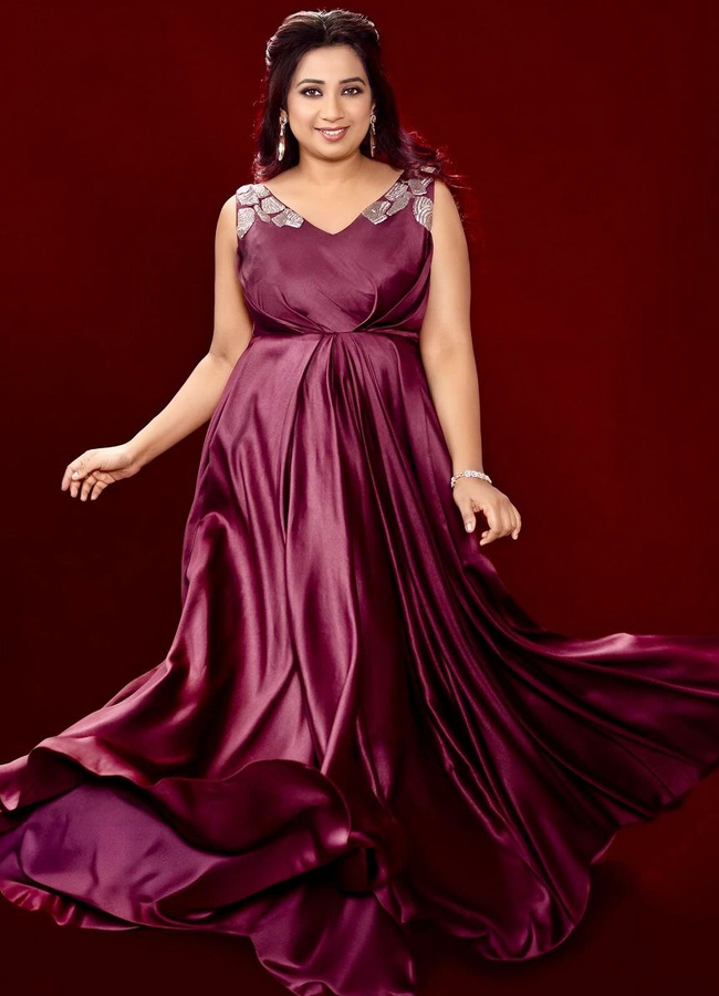 Shreya-Ghoshal-10.jpg 16