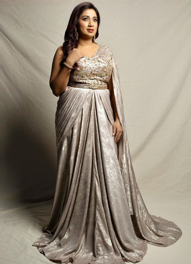 Shreya-Ghoshal-15.jpg 21