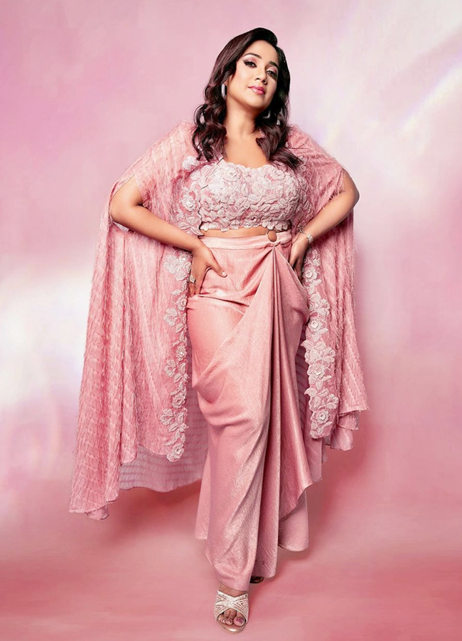 Shreya-Ghoshal-2.jpg 6