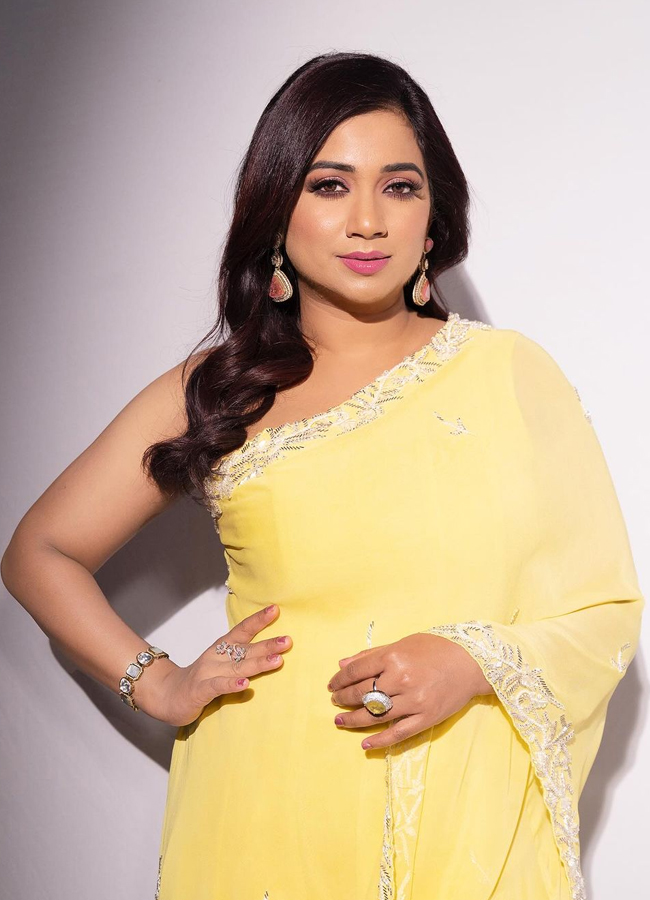 Shreya-Ghoshal-4.jpg 10