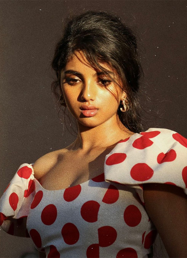 Tollywood_20child_20artist_20Avantika_20Vandanapu_20in_20Hollywood-12.jpg 12