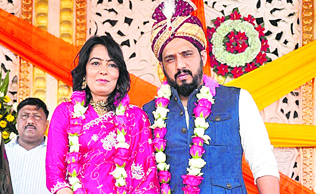 GANGSTER_20AND_20_20REVOLVER_20RANI.jpg