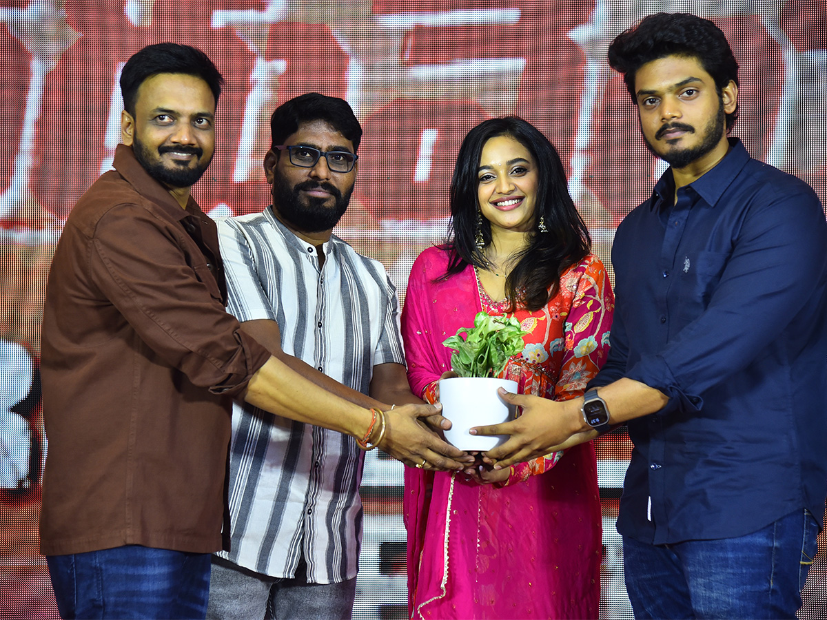 Vey_20Dharuvey_20Movie_20Pre_20Release_20Event_20Photos-23.jpg 22