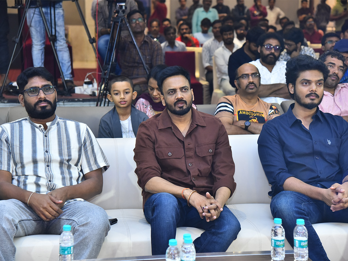 Vey_20Dharuvey_20Movie_20Pre_20Release_20Event_20Photos-26.jpg 25