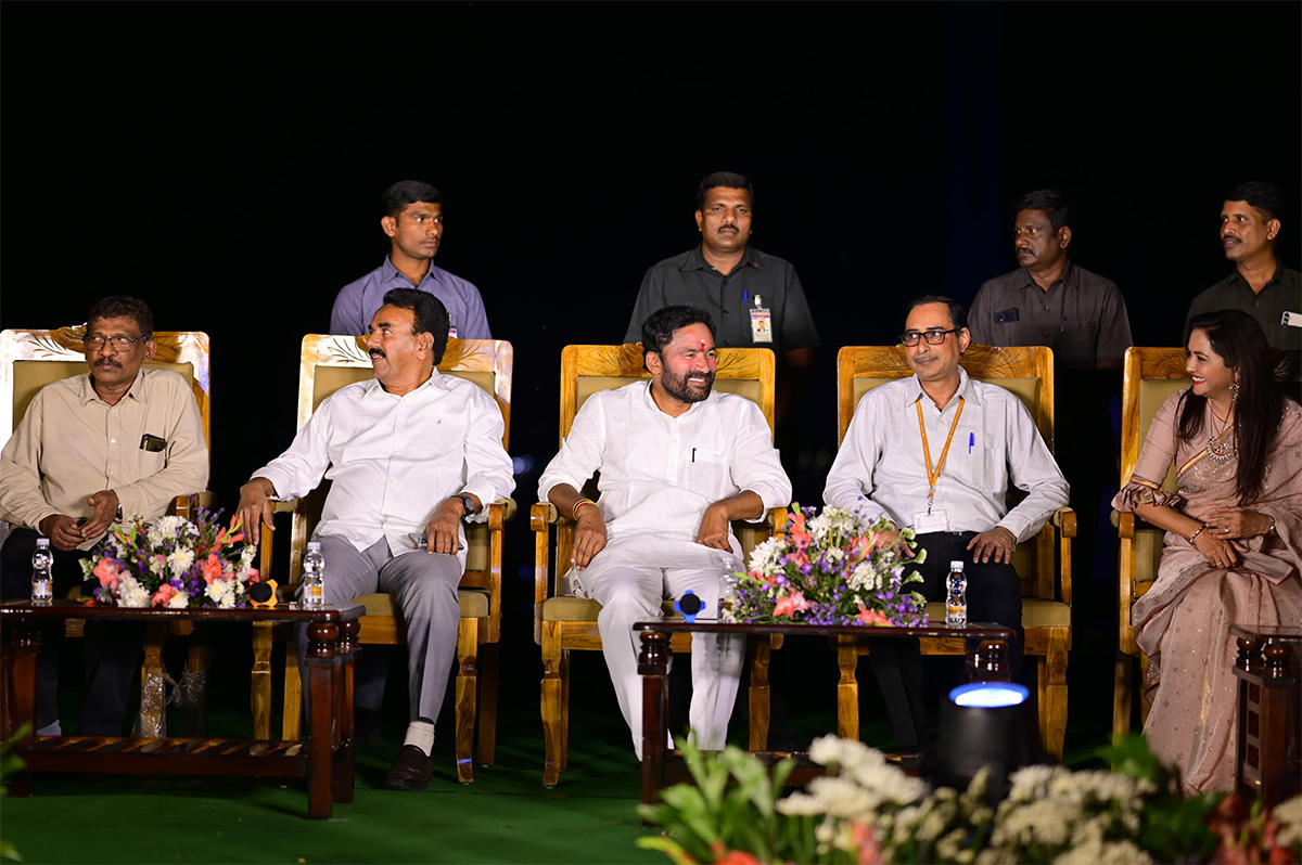 Water_20Laser_20Show_20at_20Tankbund_20Hyderabad-11.jpg 9