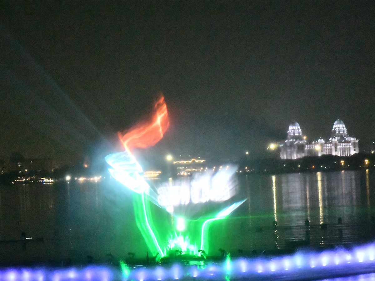 Water_20Laser_20Show_20at_20Tankbund_20Hyderabad-13.jpg 11