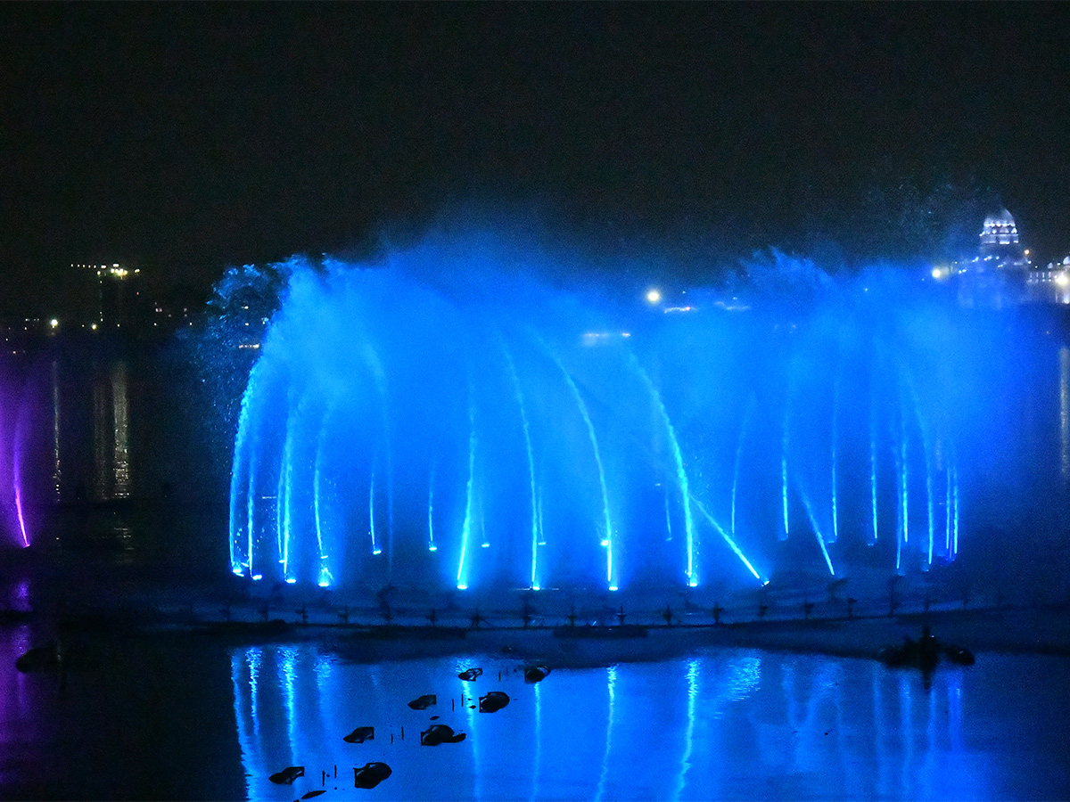 Water_20Laser_20Show_20at_20Tankbund_20Hyderabad-15.jpg 13