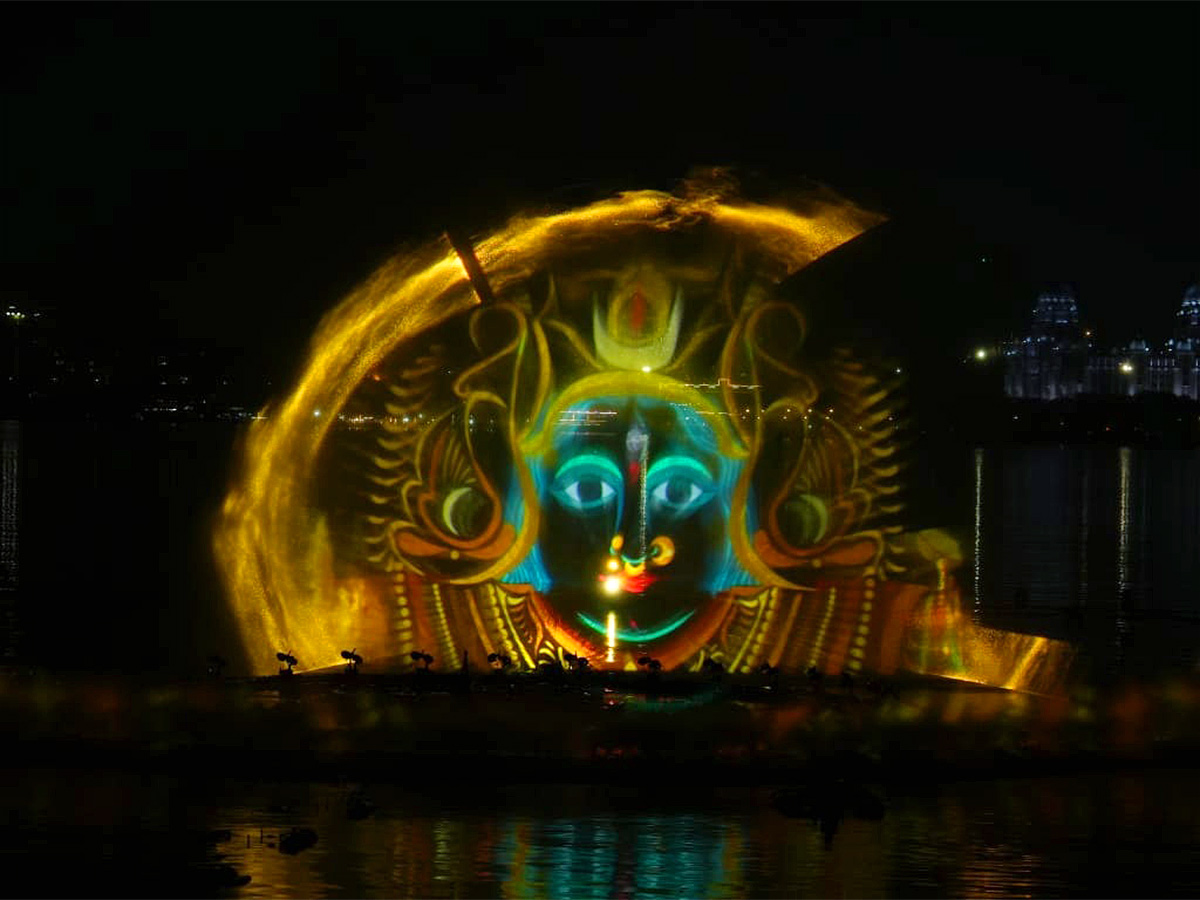Water_20Laser_20Show_20at_20Tankbund_20Hyderabad-19.jpg 17