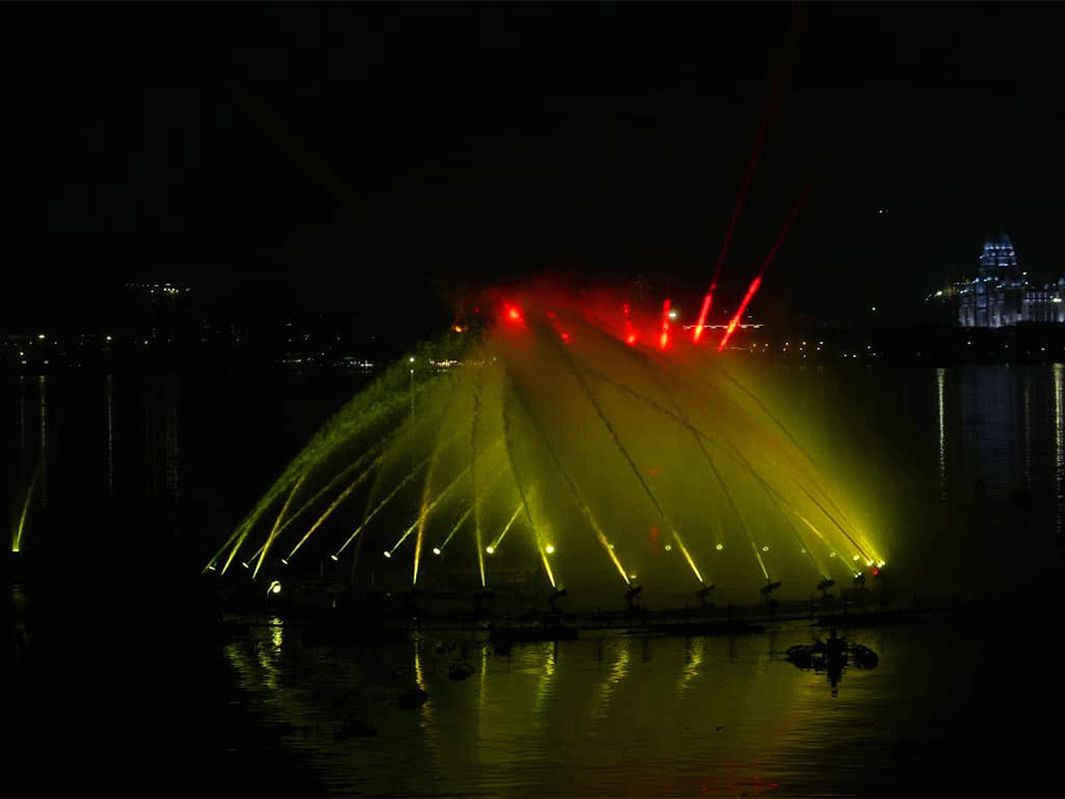 Water_20Laser_20Show_20at_20Tankbund_20Hyderabad-25.jpg 22