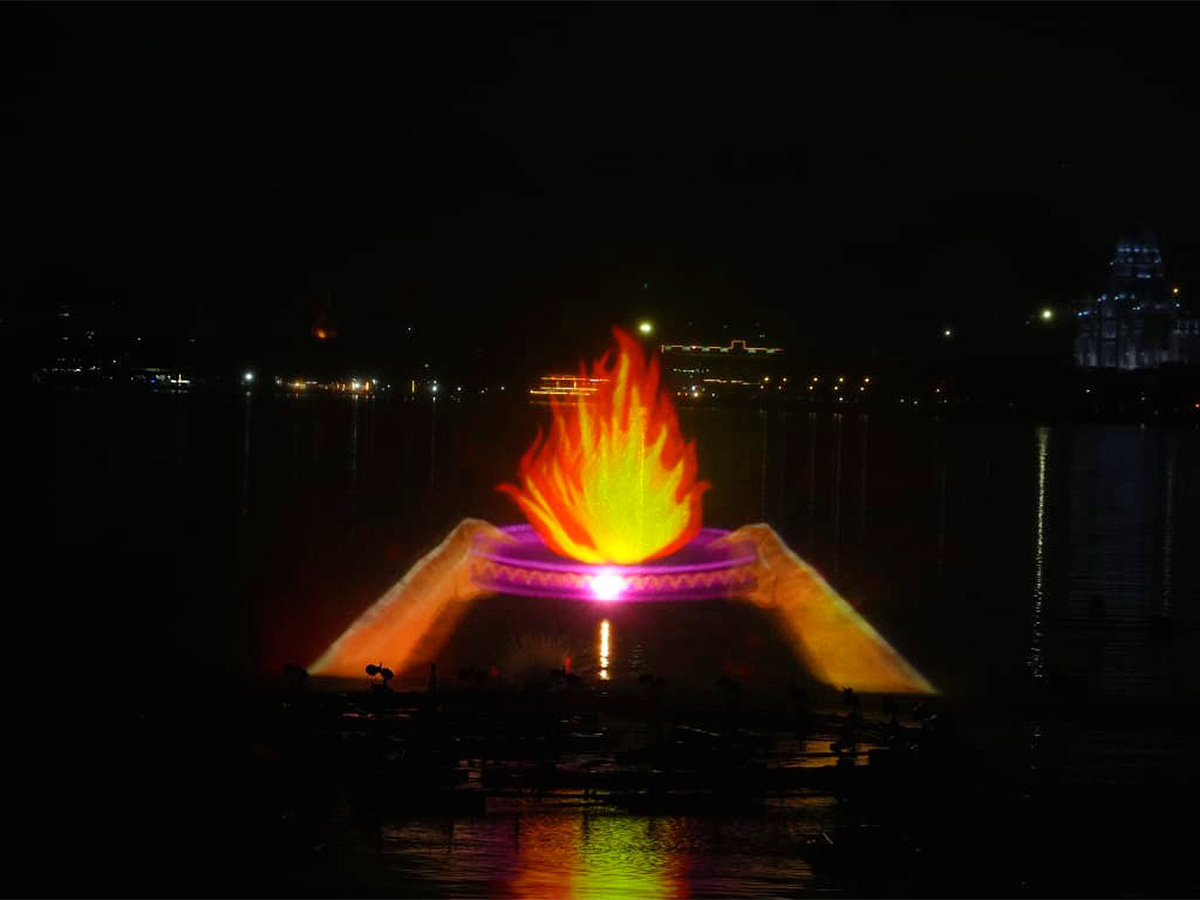 Water_20Laser_20Show_20at_20Tankbund_20Hyderabad-26.jpg 23