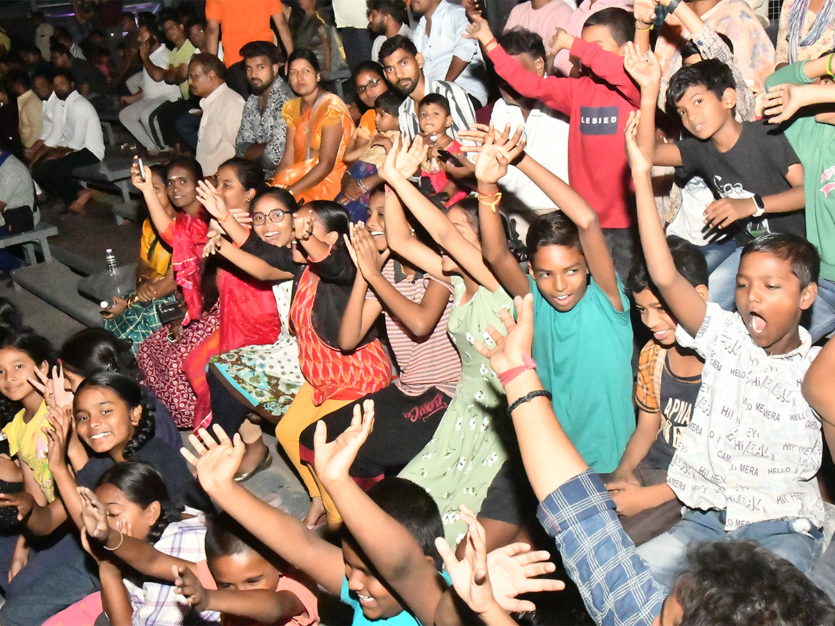 Water_20Laser_20Show_20at_20Tankbund_20Hyderabad-3.jpg 3