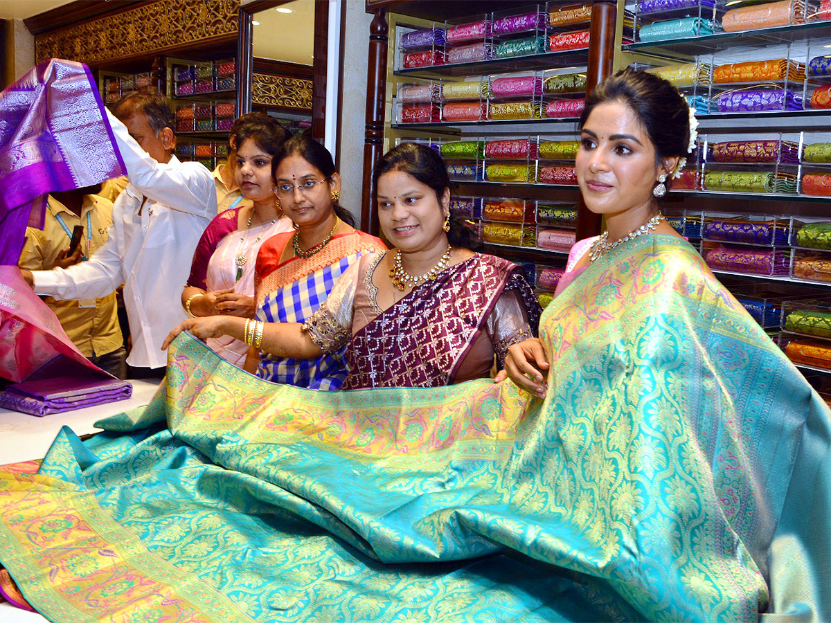 Actress_20Samyuktha_20menon_20at_20kurnool-4.jpg 4