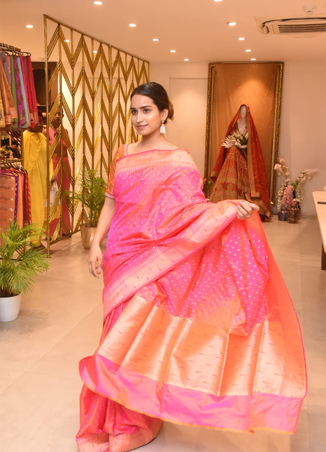 Designer_20Festive_20and_20Wedding_20Collection_20Launch-29.jpg 29