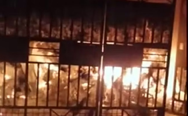 delhi-fire.jpg