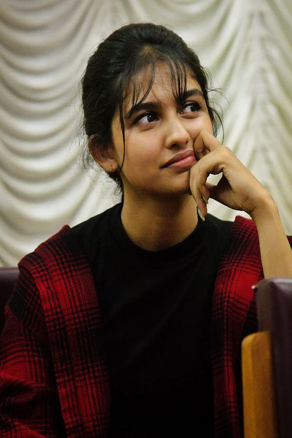 mamitha11.jpg 16