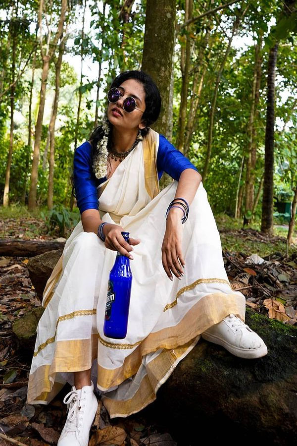 mamitha7.jpg 9