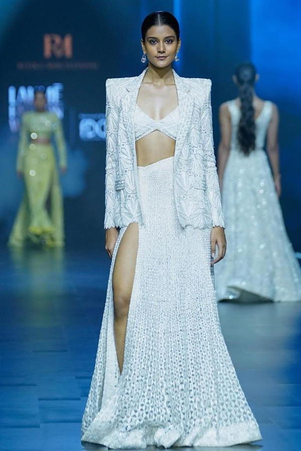 Lakmefashionweek_20Model-7.jpg 13