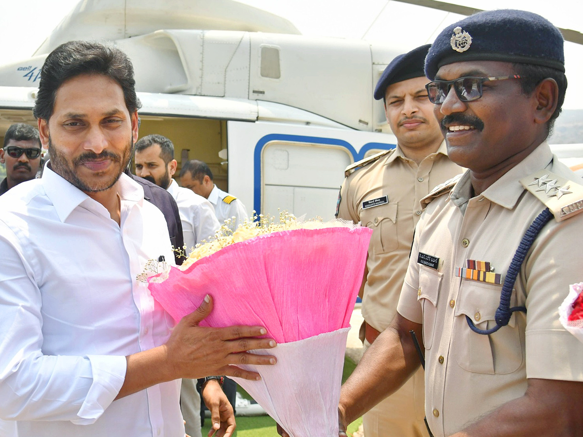 YSRCP_20announces_20candidates_20for_20Andhra_20Pradesh_20Assembly_20and_20Lok_20Sabha_20seats_20PHotos_8.jpg 8